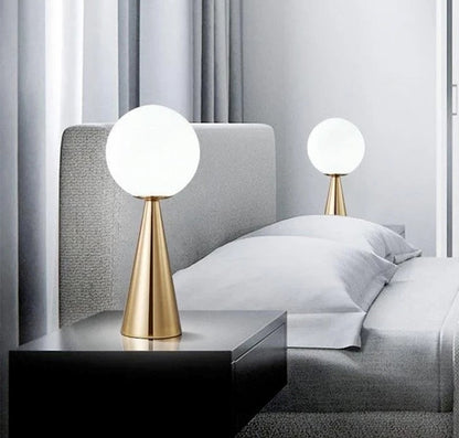 Lampe doré en laiton boule blanche Ony