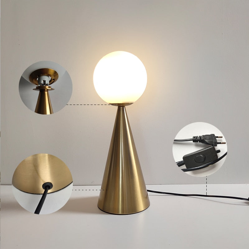 Lampe doré en laiton boule blanche Ony